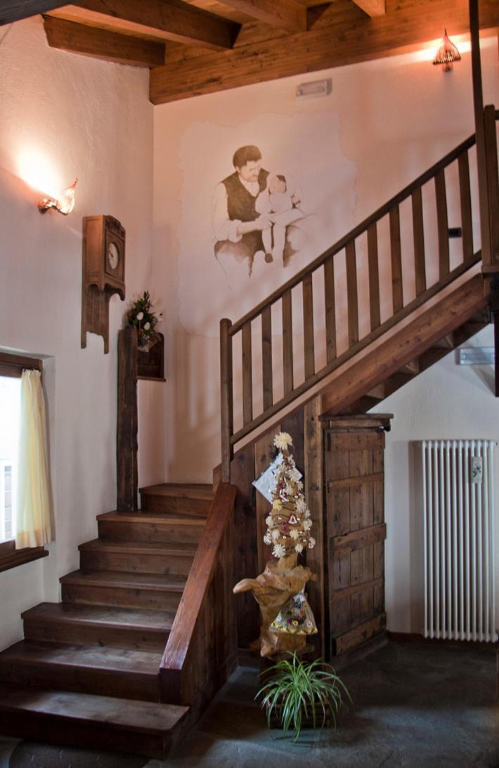 Hotel Meublè Lo Miete Viei Champoluc Esterno foto